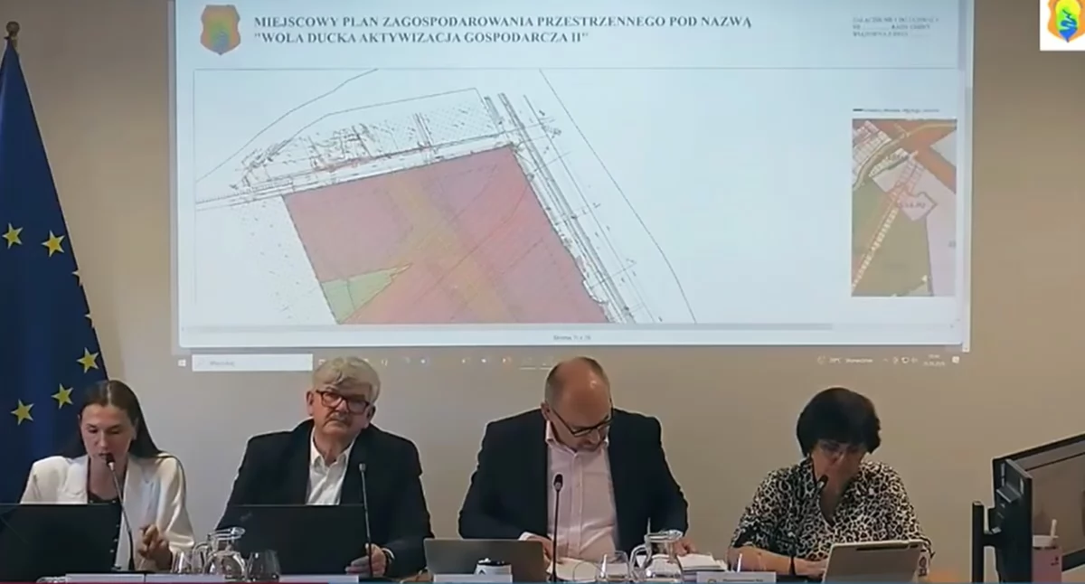 Obrady Rady Gminy Wiązowna. Fot. klip z transmisji XXIX Sesji Rady