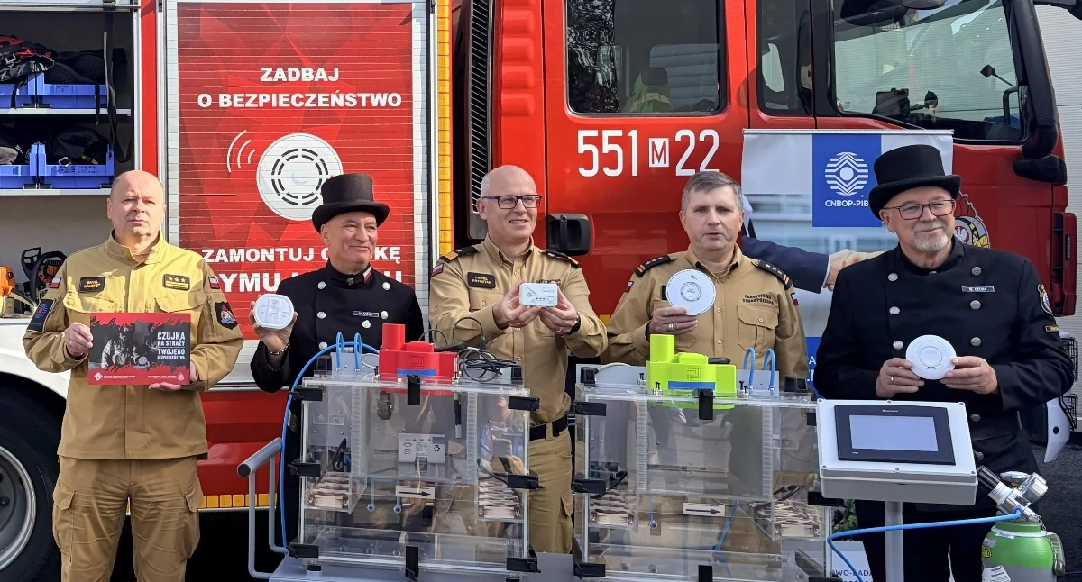 Strażacy i kominiarze zachęcają do instalowania czujek dymu i czadu w domach