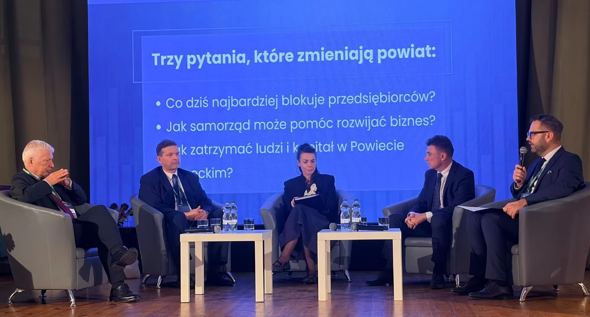 Od lwej: Robert Gwiazdowski, Marek Zuber, Małgorzata Such-Pyrgiel, Mariusz Filipek i Rafał Skwiot