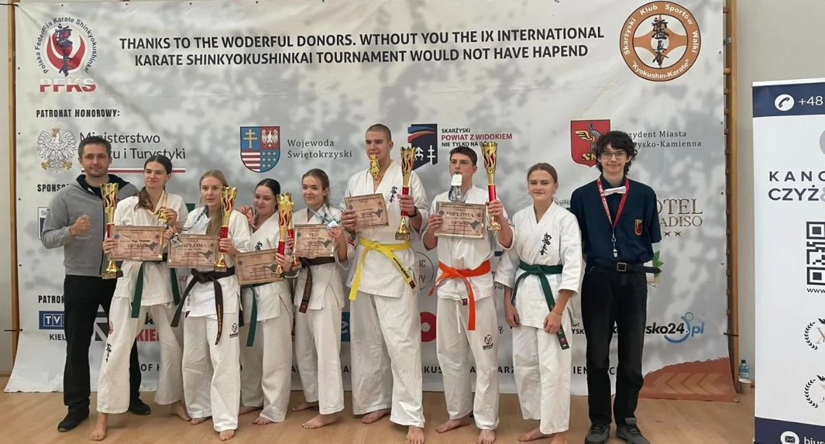 Ekipa Klubu Karate Shinkyokushin Kazoku na turnieju w Skarżysku-Kamiennej 