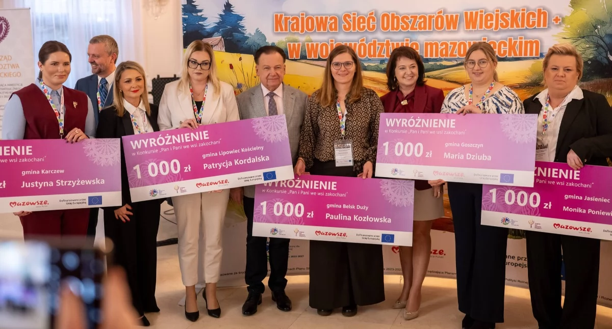 Wyróżnieni w konkursie Pan i Pani we wsi zakochani; z lewej: przedstawicielka Karczewa. Fot. Kai Taller/UMWM