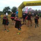 Grupa otwockich sportowców-wolontariuszy w ostatnim RUNMAGEDDONIE. 