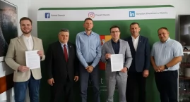 Zdjęcie dotyczy: Nowe inwestycje drogowe w powiecie otwockim. Chodniki i modernizacje dla większego bezpieczeństwa mieszkańców