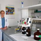 Pracownia wody. Krystyna Kaczorek -
 kierownik laboratorium OPWiK 