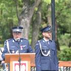 Z lewej: komendant powiatowy policji w Otwocku, insp. Przemysław Dębiński