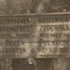 Tablica ostrzegająca o granicy getta od strony Świdra.
