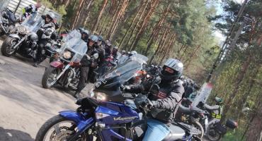 Ryk silników wśród sosen: Motocyklowy klub Zryw Otwock świętował otwarcie sezonu 2023
