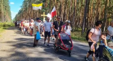 Ostatnie kilometry pielgrzymów z Otwocka na Jasną Górę