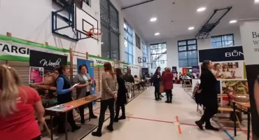 Udane Powiatowe Targi Pracy i Edukacji 2024 w Otwocku