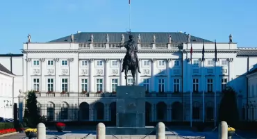 Wybory prezydenckie – 12 kandydatów już zarejestrowanych, 3 czeka na decyzję PKW. Sonda