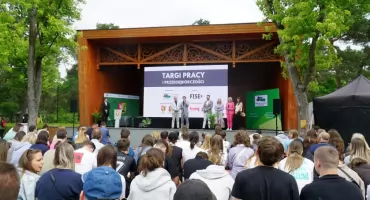 Powiatowe Targi Pracy i Przedsiębiorczości w Otwocku – nowe możliwości, inspiracje i kontakty
