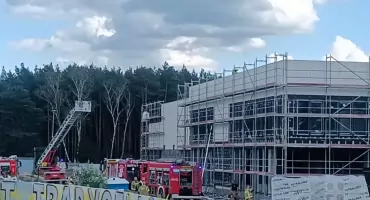Po pożarze na budowie basenu w Otwocku – jakie uszkodzenia i koszty? Czy wpłynie to na termin otwarcia?