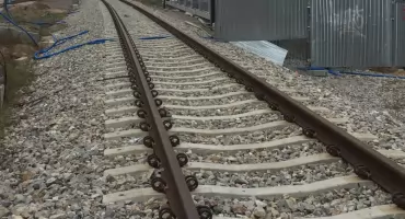 Modernizacja linii kolejowej Warszawa–Lublin: umowa na odcinek Wawer–Otwock już we wrześniu. Kiedy pojedziemy w 90 minut?
