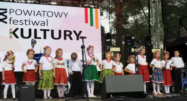 XXI Powiatowy Festiwal Kultury w Otwocku – ludowe tradycje i rap na jednej scenie