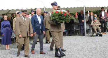 Celestynów pamięta o leśnikach pomordowanych na Wschodzie – uroczystość przy pomniku „Golgota leśników polskich”