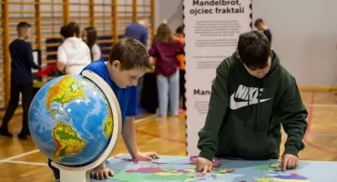 Matematyczna wystawa z Centrum Nauki Kopernik odwiedzi Warszawice