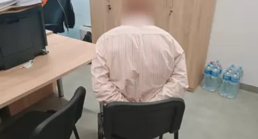 Strzelał do dzików w Józefowie – 54-latek usłyszał zarzuty za kłusownictwo i narażenie życia ludzi