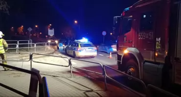 Nietrzeźwy kierowca spowodował wypadek na DK50 w Kołbieli. Dwie osoby trafiły do szpitala