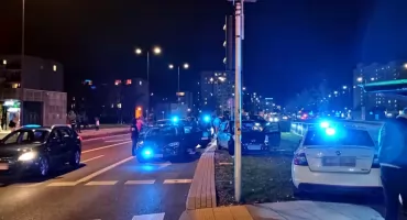 Rozbito grupę złodziei aut. Ośmiu zatrzymanych dzięki wspólnej akcji policjantów z Otwocka i Warszawy