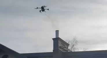 Kontrole pieców i palenisk w powiecie otwockim. Kołbiel, Wiązowna i Sobienie-Jeziory sprawdzają przestrzeganie uchwały antysmogowej