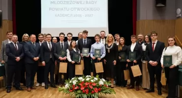 Inauguracja Młodzieżowej Rady Powiatu Otwockiego. 17 młodych radnych rozpoczęło dwuletnią kadencję