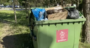 Otwock. Znów podwyżki opłat za śmieci! Od 2026 roku aż 44 zł od osoby