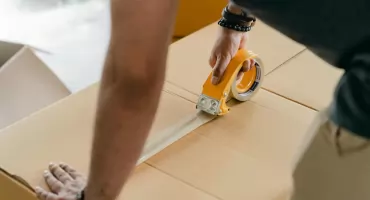 Paczka do Niemiec – ile kosztuje nadanie przesyłki do naszych sąsiadów?