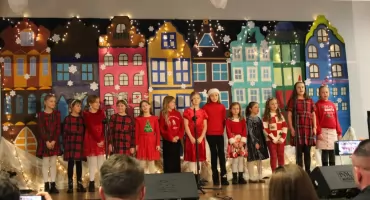 Magiczne 19. Gwiazdobranie i Dawanie w Józefowie – świąteczne serca znów połączyły siły