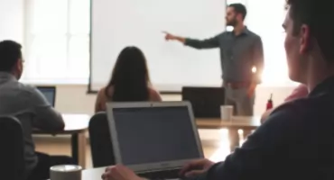 Ponad 1,9 mln zł na szkolenia w powiecie otwockim. Rekordowe środki z KFS w 2026 roku