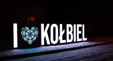 Coraz mniej dzieci w gminie Kołbiel – problem demograficzny, który dotyka całą społeczność