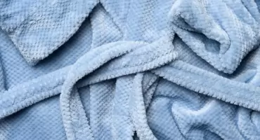 Ciepło i wygoda w zimie - jak wybrać szlafroki dla całej rodziny?