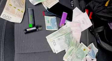 Oszustwa metodą spoofingu. Policja z Otwocka zatrzymała recydywistę i jego wspólnika