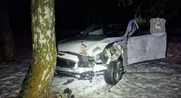 Karczew: rozbity hyundai w nocy na ul. Mickiewicza. Internauci pytają o funkcję Wykrywanie wypadków w iPhone