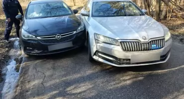 Pościg w Józefowie i Otwocku. Kierowca opla staranował radiowóz, trafił do aresztu