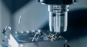 Poradnik: jak wybrać usługę obróbki skrawaniem w Warszawie