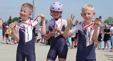 Medale, życiówki i coraz szybsze Wilki. Dobry start Wilki Otwock Team we Wrocławiu
