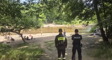 Patrole nad Świdrem i Wisłą. Policja, strażacy i WOPR pilnują bezpieczeństwa podczas wakacji