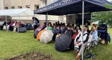 Poetyckie Lato w Otwocku 2026: deszcz nie odstraszył poetów, a spotkanie zakończył koncert