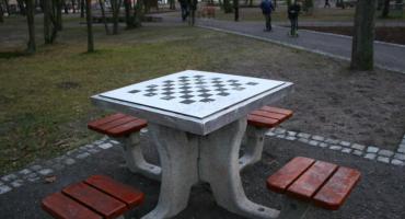 Pierwsze dewastacje w nowym parku miejskim